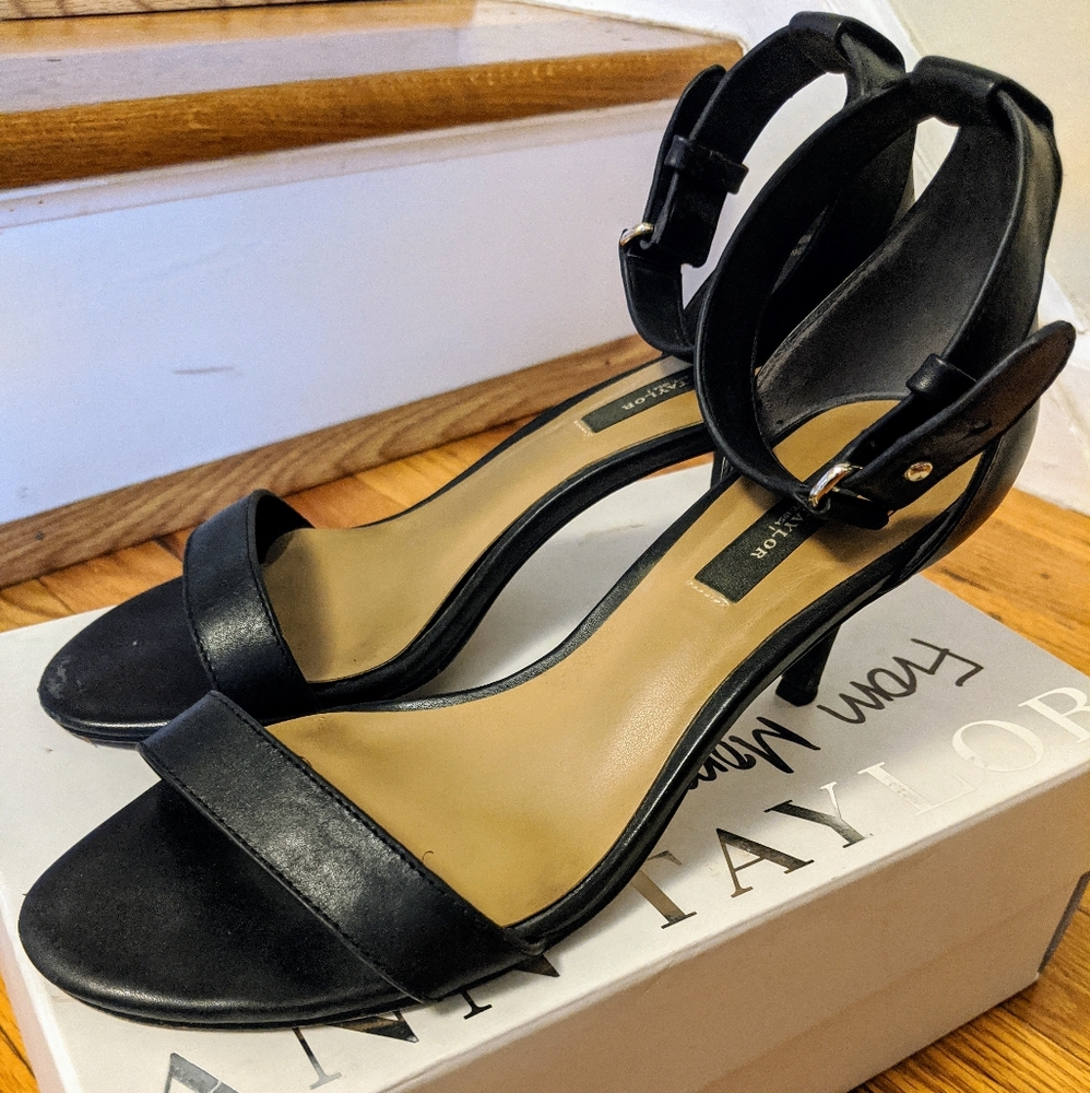 Ann Taylor Black Kitten Heel
